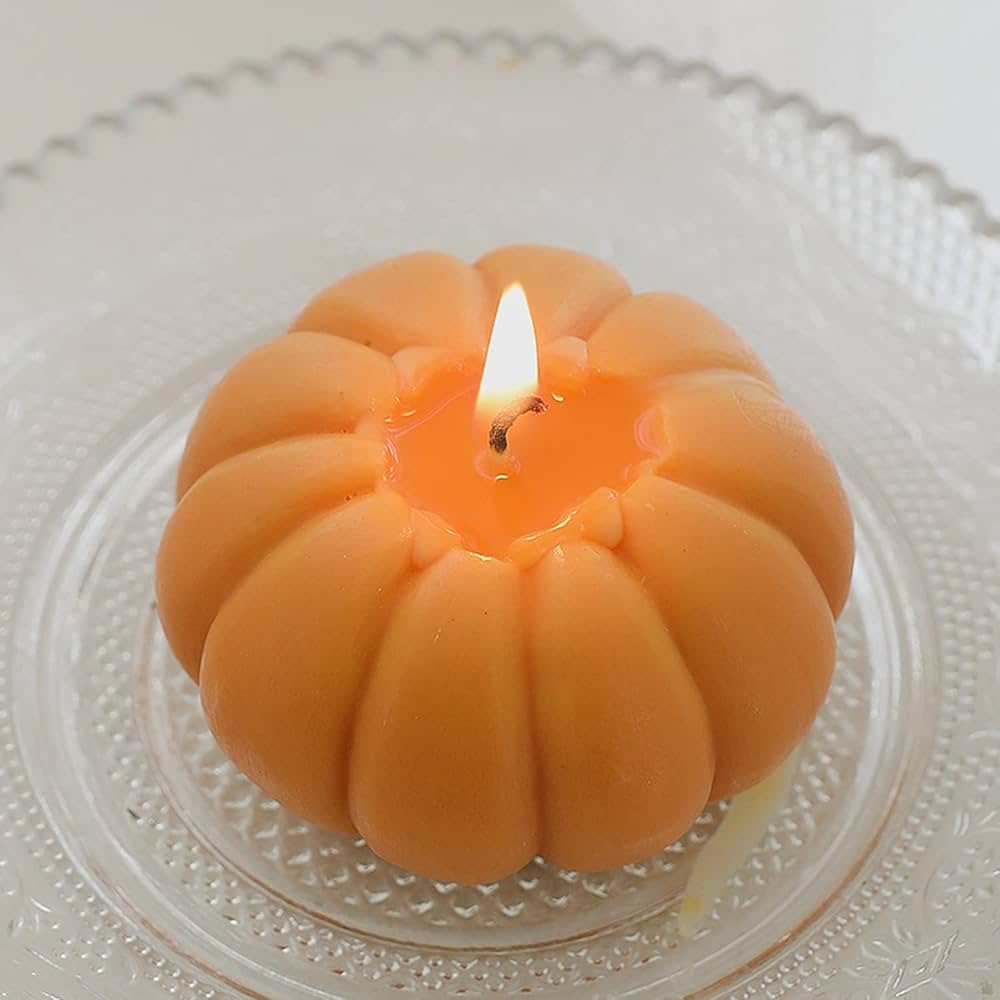 Handmade Pumpkin Scented Soy Wax Candle, Natural Aromatherapy Home Decor for Halloween Gift, Stress Relief Ambiance Candle Ornament(Orange)