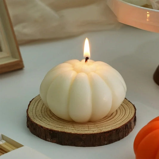 Handmade Pumpkin Scented Soy Wax Candle, Natural Aromatherapy Home Decor for Halloween Gift, Stress Relief Ambiance Candle Ornament (white)
